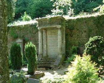 Ein Grabmal am Alten Friedhof